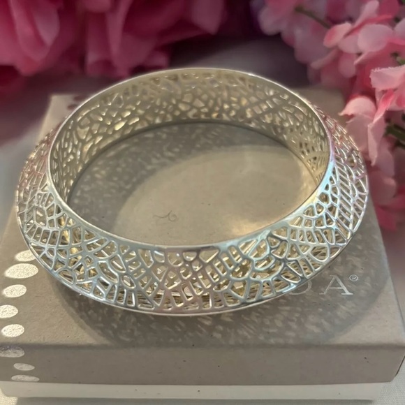 Silpada Sterling Silver STILETTO Openwork Cut-Out Bangle Bracelet B2830 - Picture 6 of 15